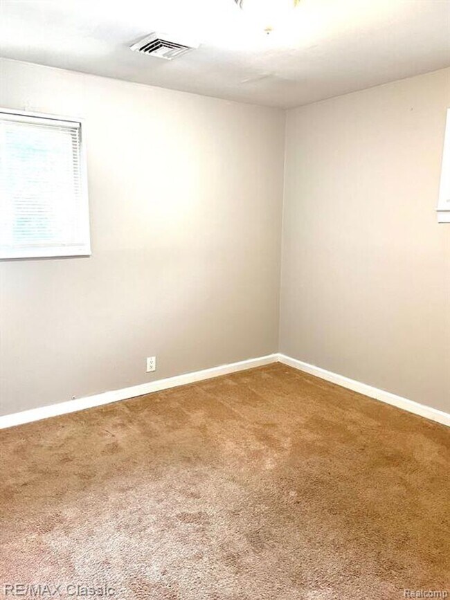 Building Photo - 22011 Blackstone St