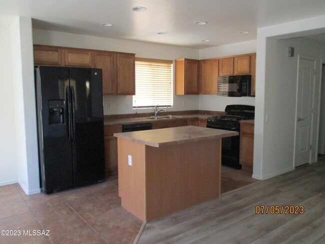 Building Photo - 14375 S Camino El Galan