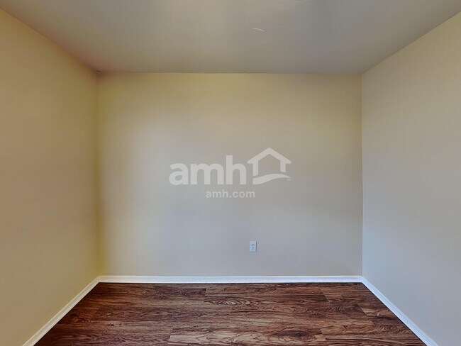 Building Photo - 12951 N Fox Hollow Dr