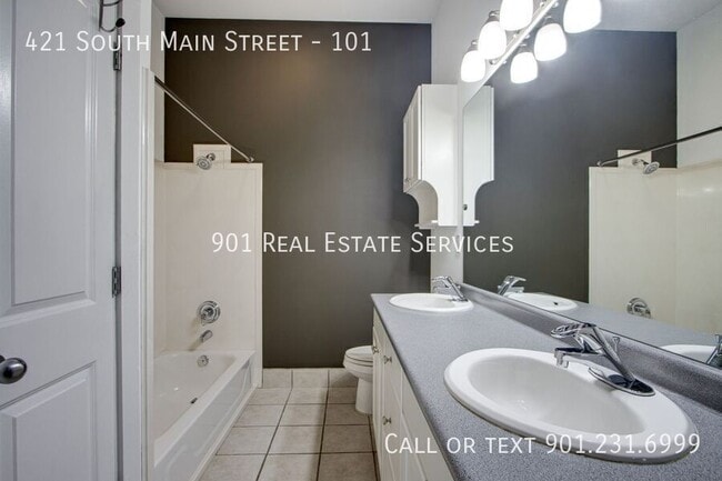 Building Photo - 421 S Main St