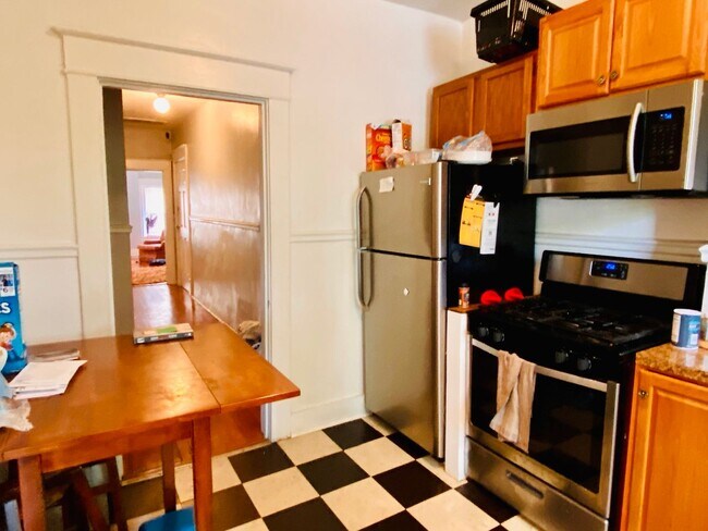 Building Photo - 117 N Robinson St