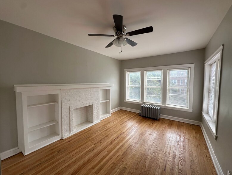 Building Photo - 4900 N Saint Louis Ave