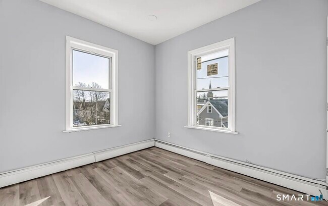 Building Photo - 1220 Pembroke St