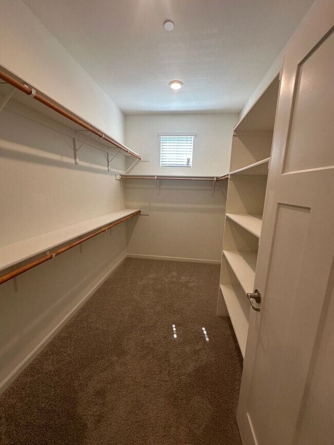 Building Photo - Stunning Former Model Home in Prime Rosevi...