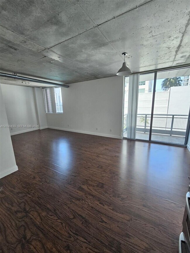 Building Photo - 690 SW 1st Ct