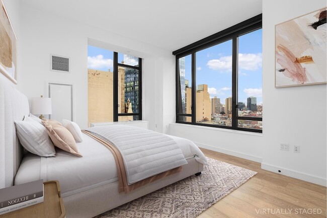 Building Photo - 111 Varick St