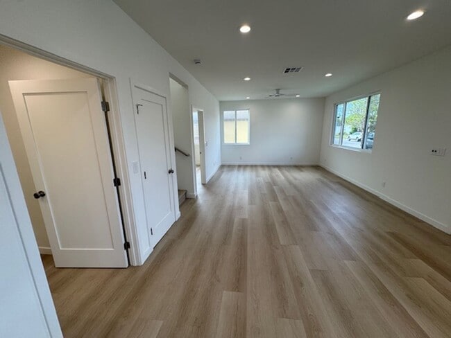 Building Photo - 6170 Briercrest Ave
