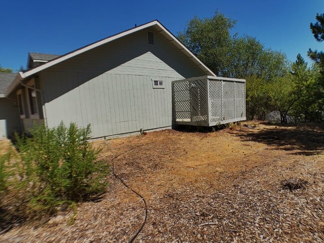 Building Photo - Cozy home in the heart of Cameron Park!