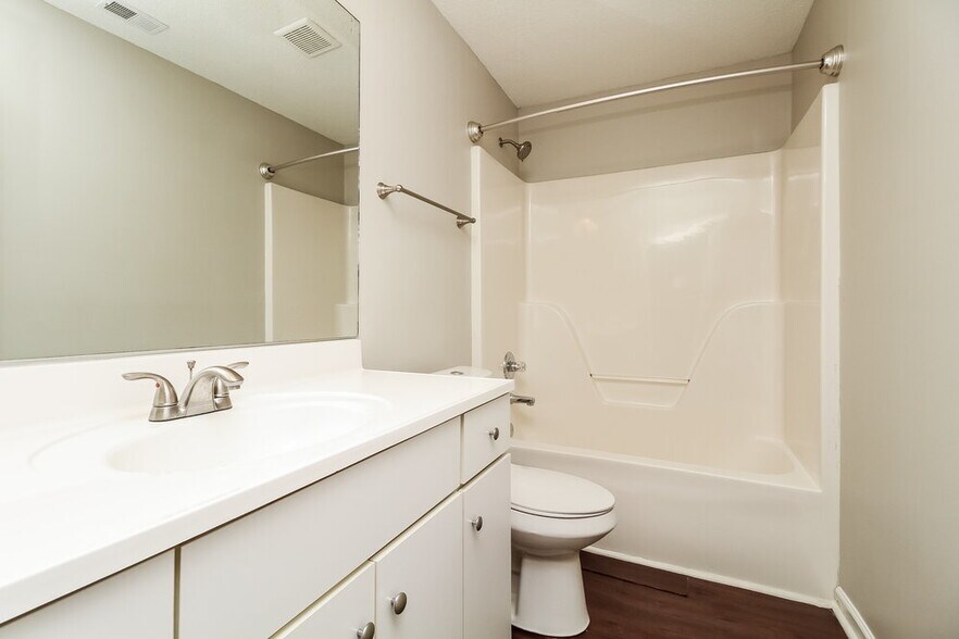 Building Photo - 5039 Boyd Dr