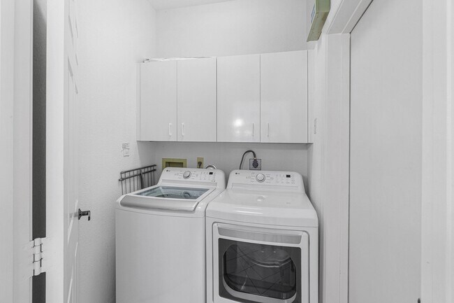 Building Photo - 17099 Ryton Ln