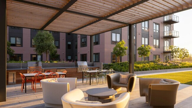 Building Photo - 350 Chastain Pl
