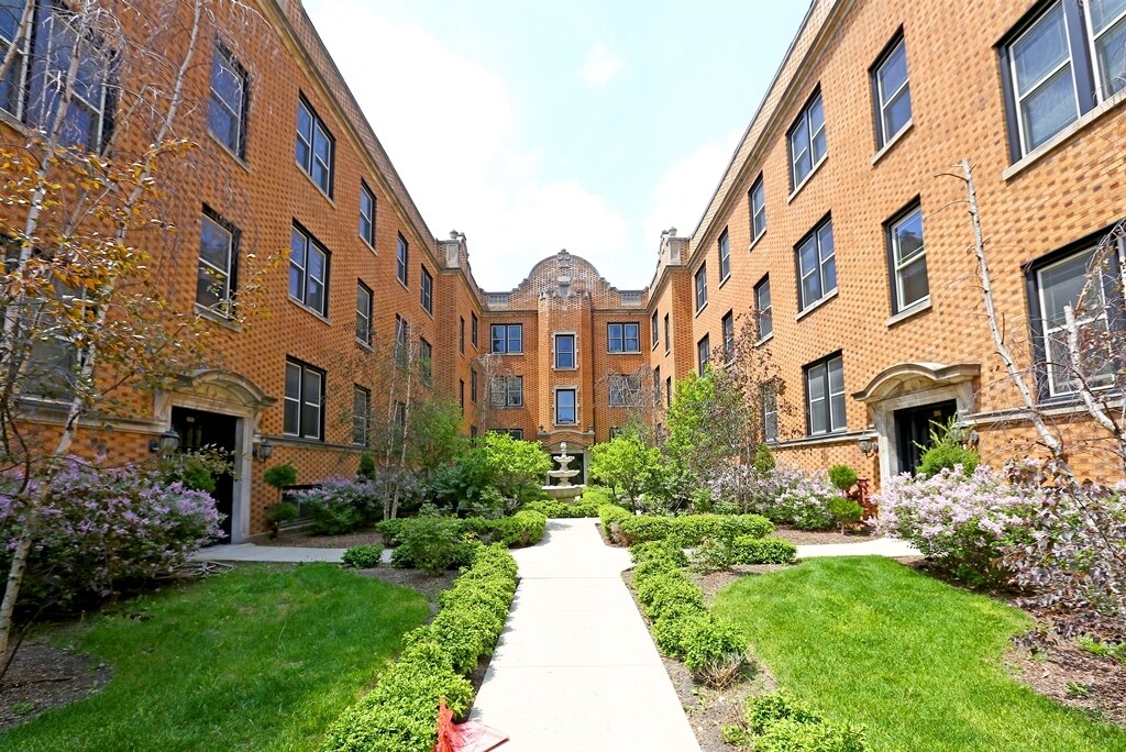 Building Photo - 3816 N Sheffield Ave