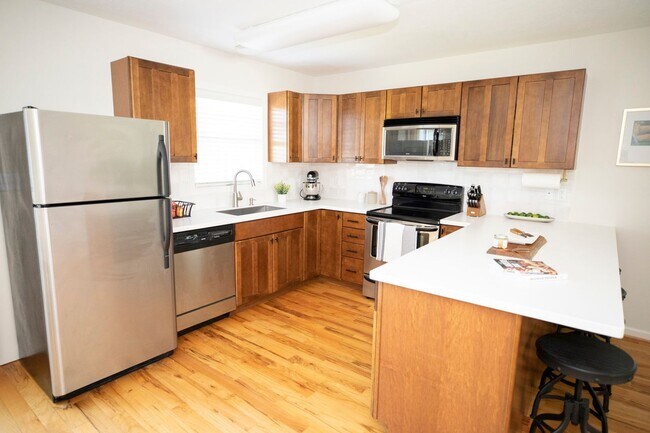 Building Photo - Townhouse at The Pinnacle