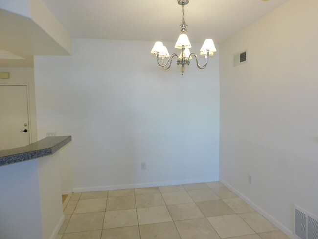 Building Photo - Downstairs Westpark Condo 1 Bedroom 1 Bath...