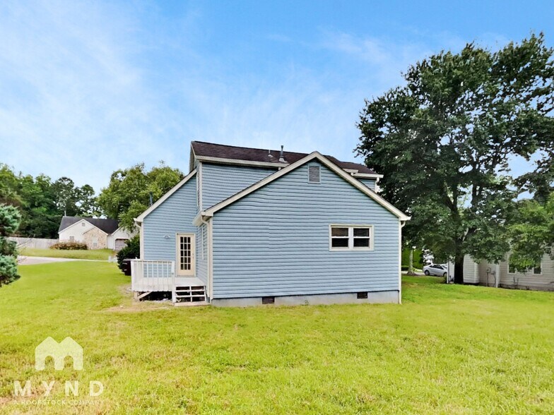 Building Photo - 1380 Paddocks Way