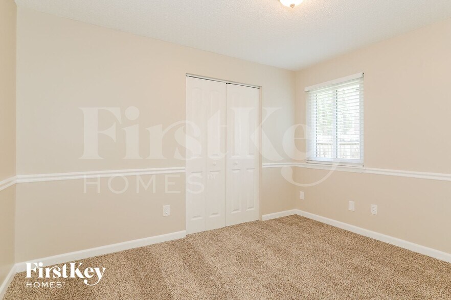 Building Photo - 3919 Summer Pines Dr