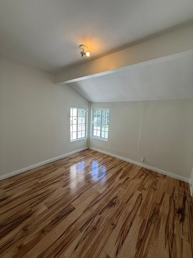 Building Photo - Beautiful 4 Bedroom, 2 Bathroom Arleta Hom...