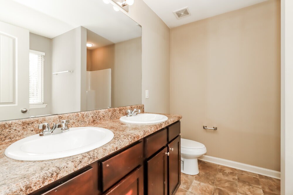 Building Photo - 284 Camellia Way