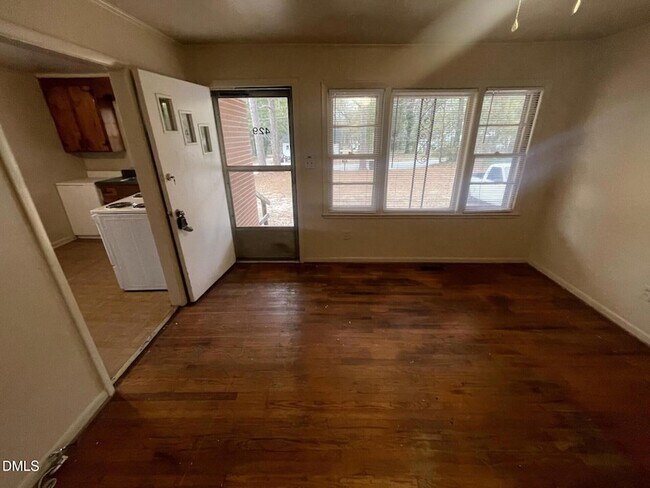 Building Photo - 429 Rose Ln