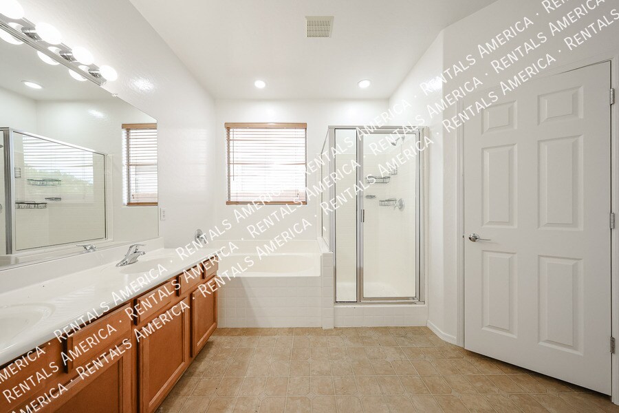 Building Photo - 19407 E Canary Way