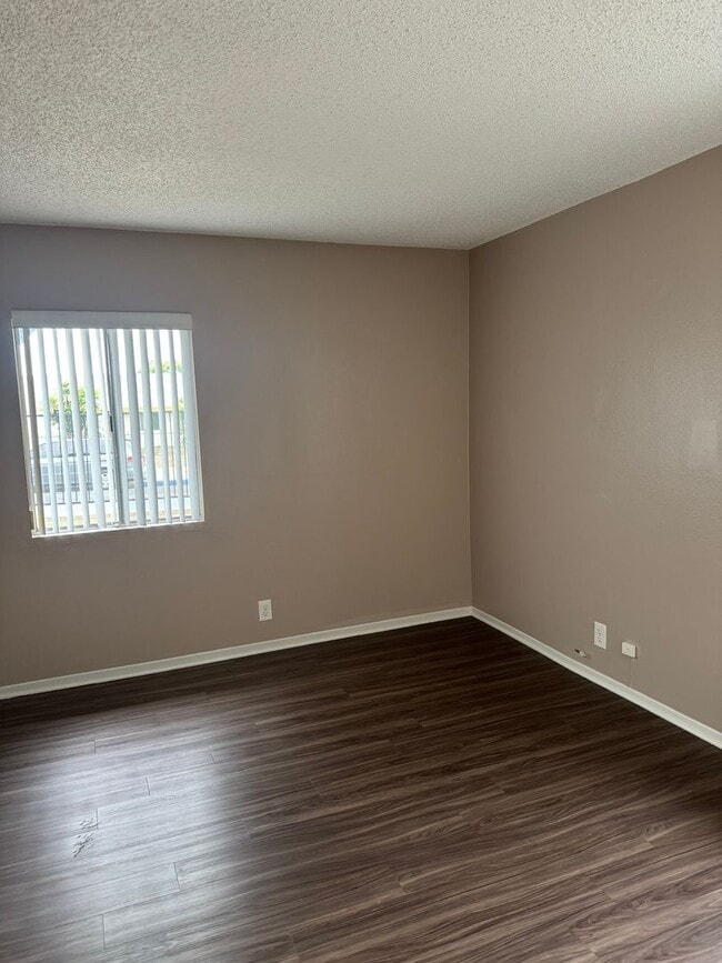 Building Photo - 1 BEDROOM 1 BATH CONDO - AVALON GREENS