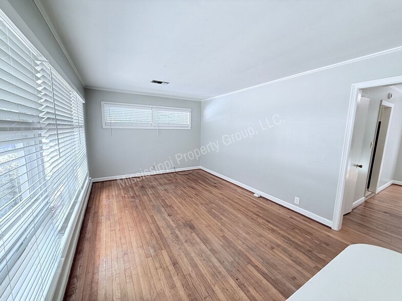 Building Photo - 509 S 18th St