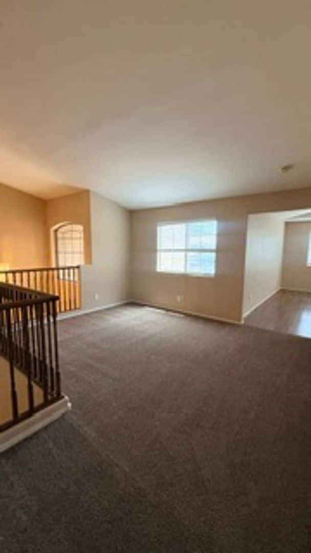 Building Photo - 4 Bedroom + Loft