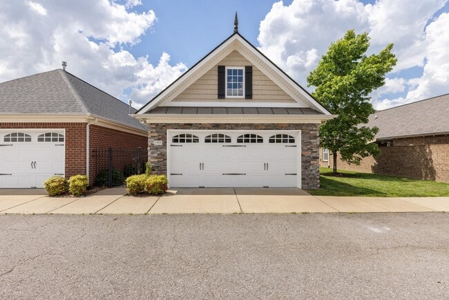 Building Photo - 395 Devon Chase Hill
