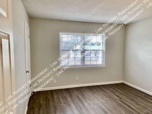 Building Photo - 1636 Keeble St