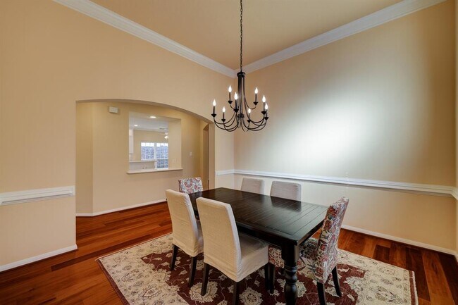 Building Photo - 5022 Coral Gables Dr