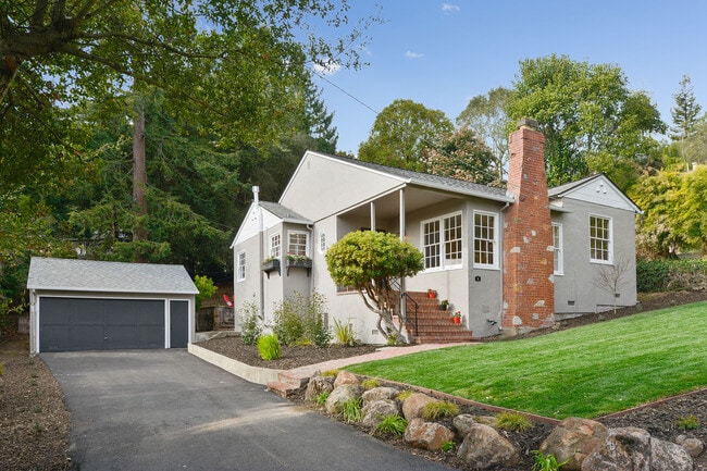 Building Photo - 3 El Gavilan Rd