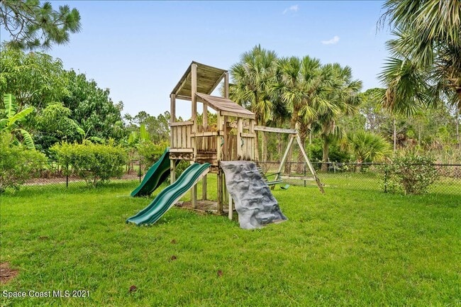 Building Photo - 5867 Treasure Ln