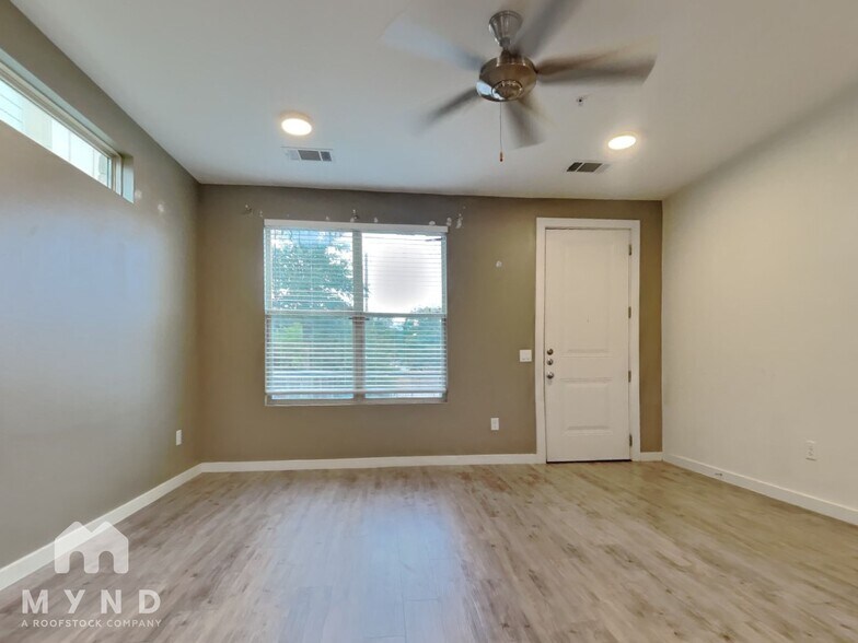 Building Photo - 7805 Cooper Ln