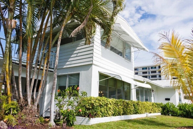 Building Photo - 3201 NE 23rd St