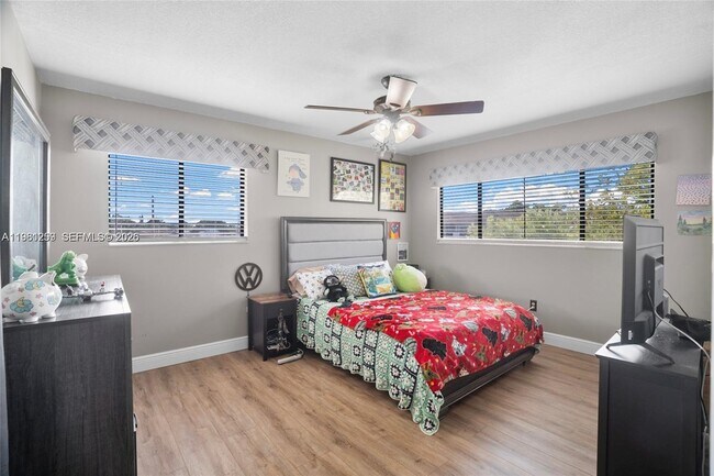 Building Photo - 9606 W McNab Rd