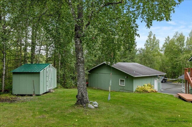 Building Photo - Beautiful 4 Bedroom 2 Bathroom House!
