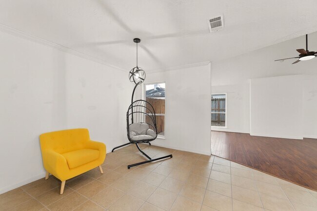 Building Photo - 1538 Beaconshire