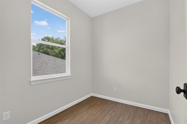 Building Photo - 8756 Patriot Dr