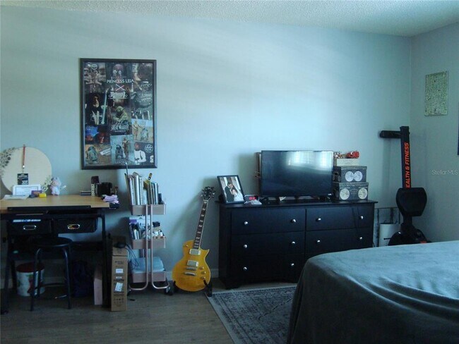Building Photo - 1706 Belleair Forest Dr