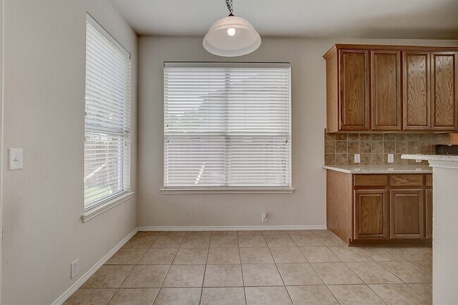 Building Photo - 2609 Monroe Dr