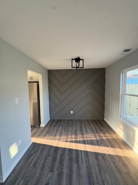 Building Photo - 3675 Sylvan Ln