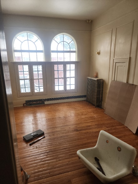 Building Photo - 1319 Union St