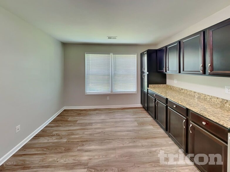 Building Photo - 1204 Green Turf Ln
