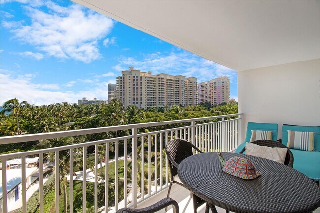 Building Photo - 613 Ocean Dr