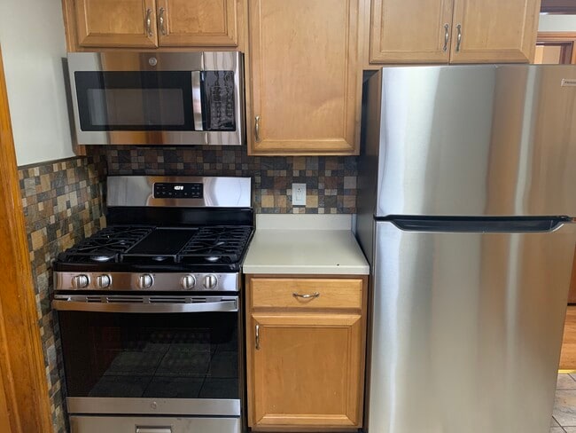 Building Photo - 2513 18th Ave