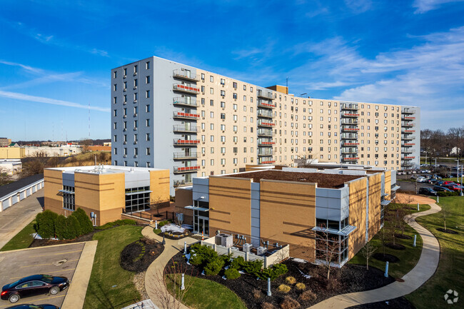 Building Photo - Hummingbird Pointe & The Gardens