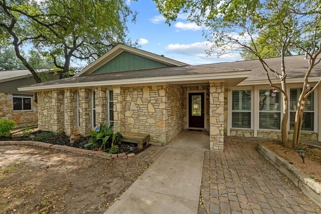 Building Photo - 10305 Caracara Dr