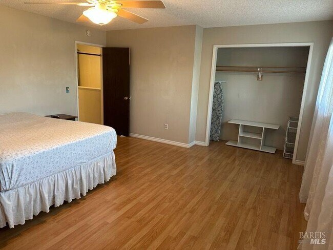 Building Photo - 5053 Country Club Dr