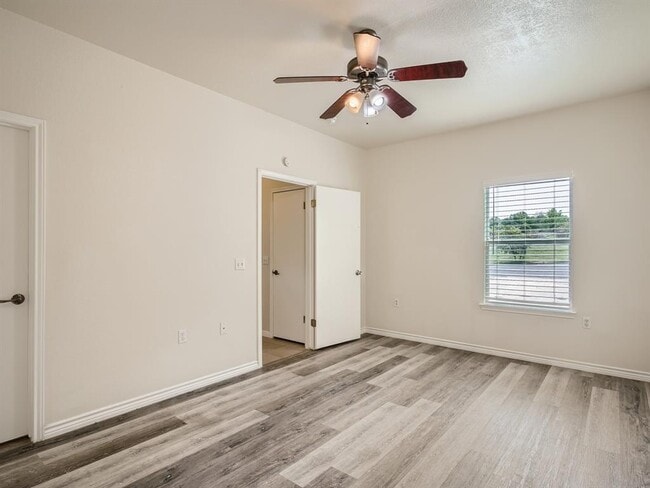 Building Photo - 6102 Reicher Dr