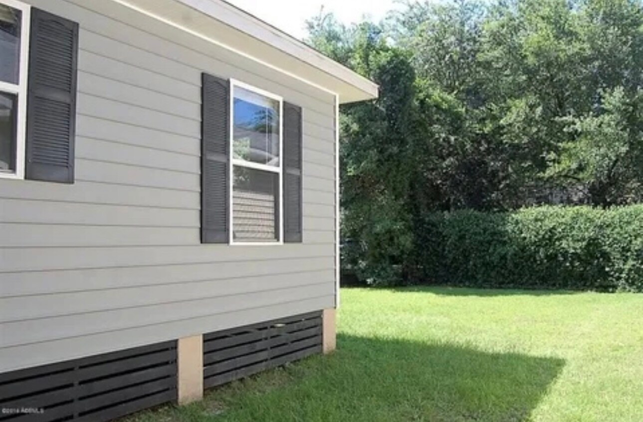 Building Photo - 8 Lagaree Ct